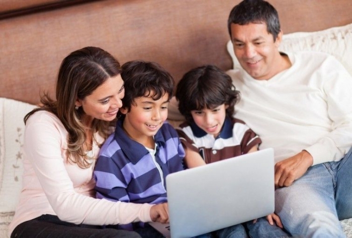 5 actividades para crecer digitalmente junto a los hijos, según A Favor de lo Mejor